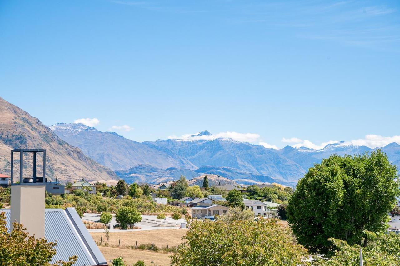 Ironside Lakeview Townhouse Wanaka Exteriör bild